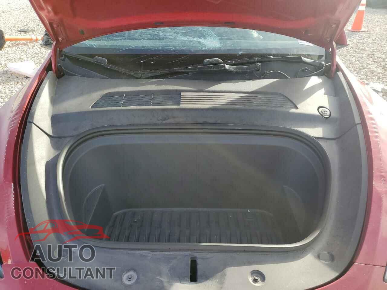 TESLA MODEL Y 2021 - 5YJYGDEE2MF084243