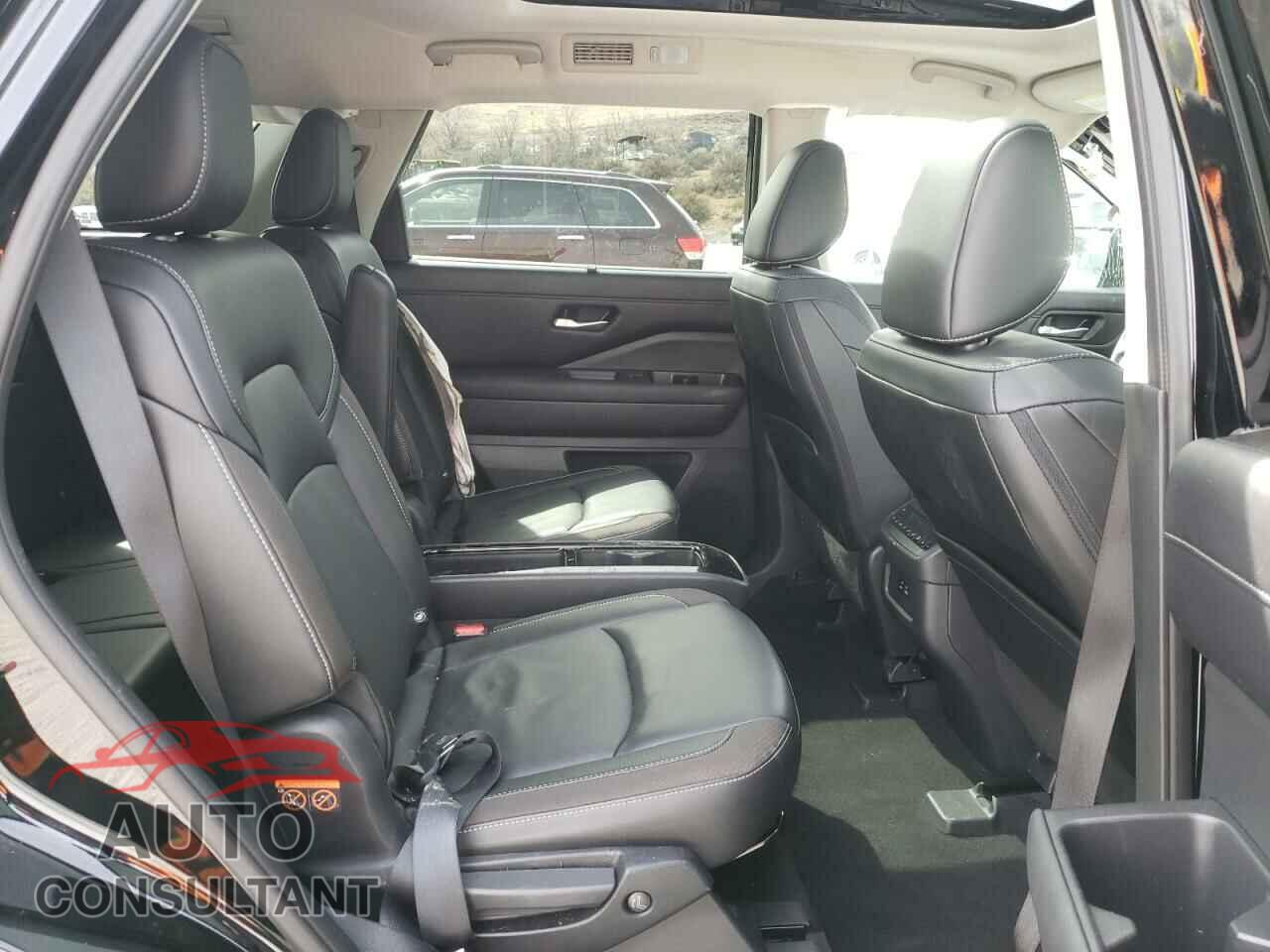 NISSAN PATHFINDER 2023 - 5N1DR3CD6PC230945