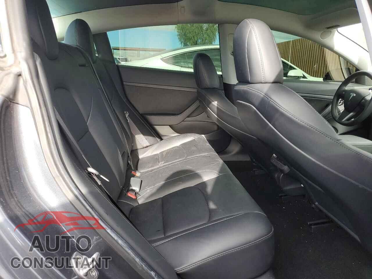 TESLA MODEL 3 2021 - 5YJ3E1EA0MF930199