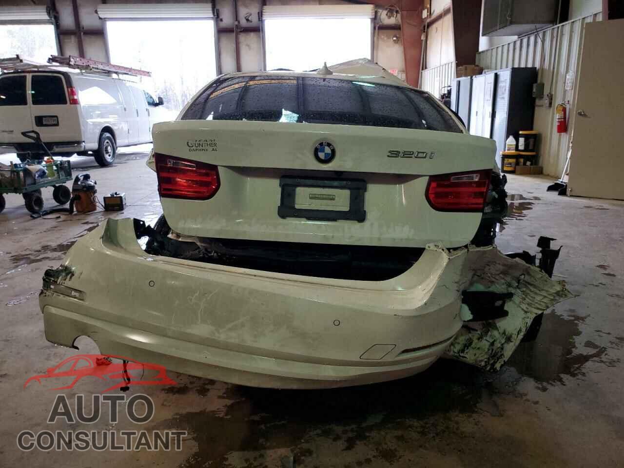BMW 3 SERIES 2015 - WBA3B1G5XFNT63204