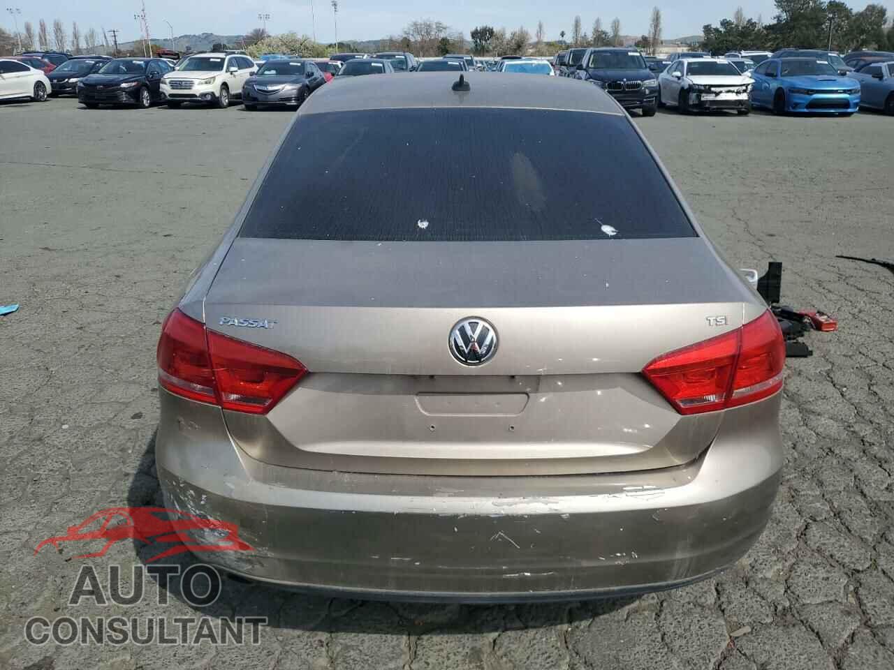 VOLKSWAGEN PASSAT 2015 - 1VWAT7A31FC047703