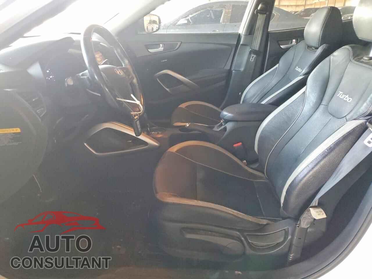 HYUNDAI VELOSTER 2015 - KMHTC6AE2FU234588