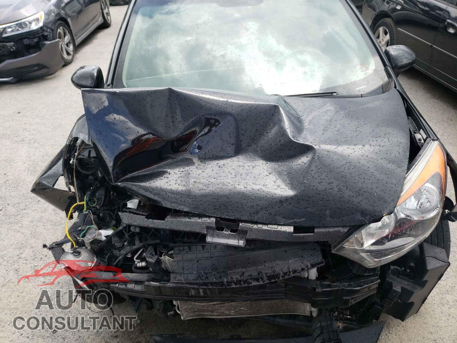 KIA RIO 2017 - KNADN5A37H6013701