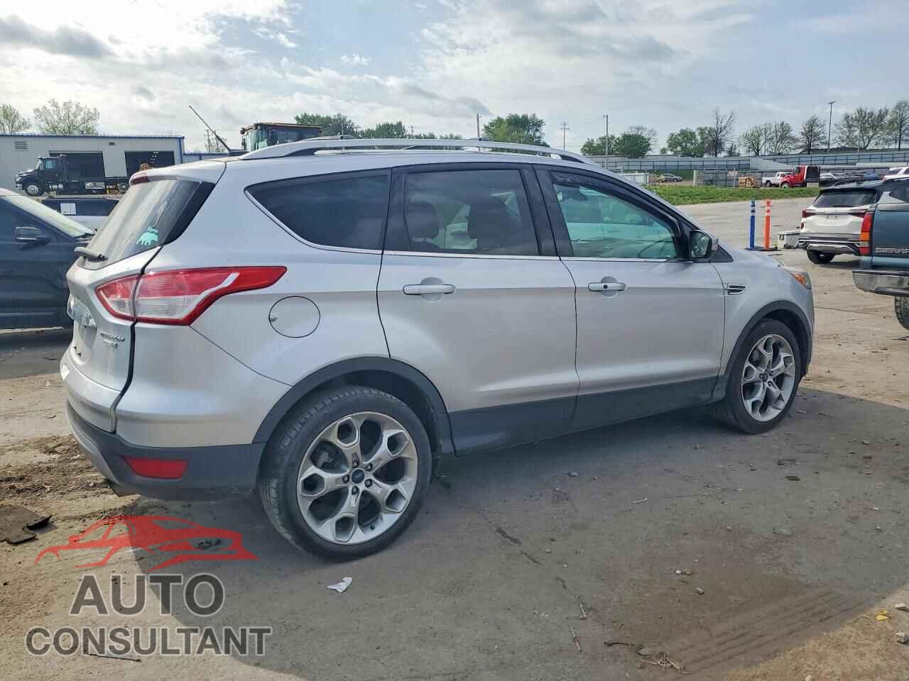 FORD ESCAPE 2015 - 1FMCU9J94FUC90436