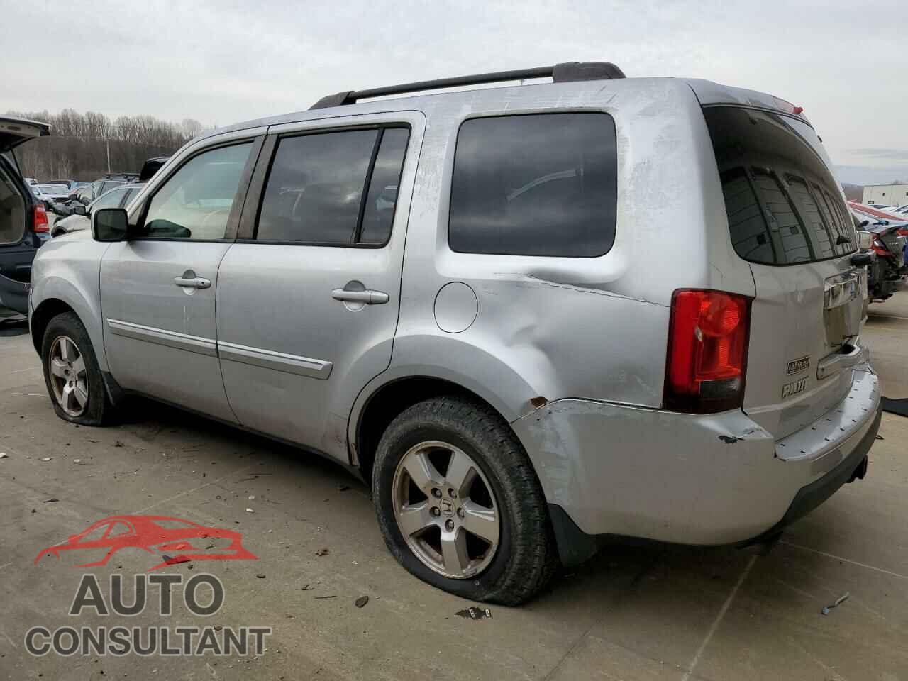HONDA PILOT 2011 - 5FNYF3H51BB005215
