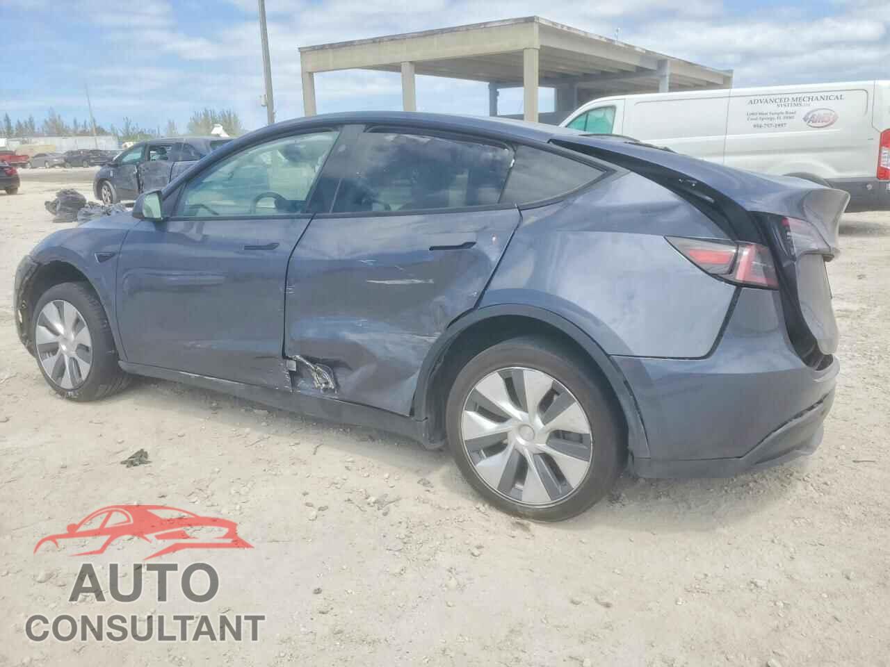 TESLA MODEL Y 2023 - 7SAYGDED6PF947527
