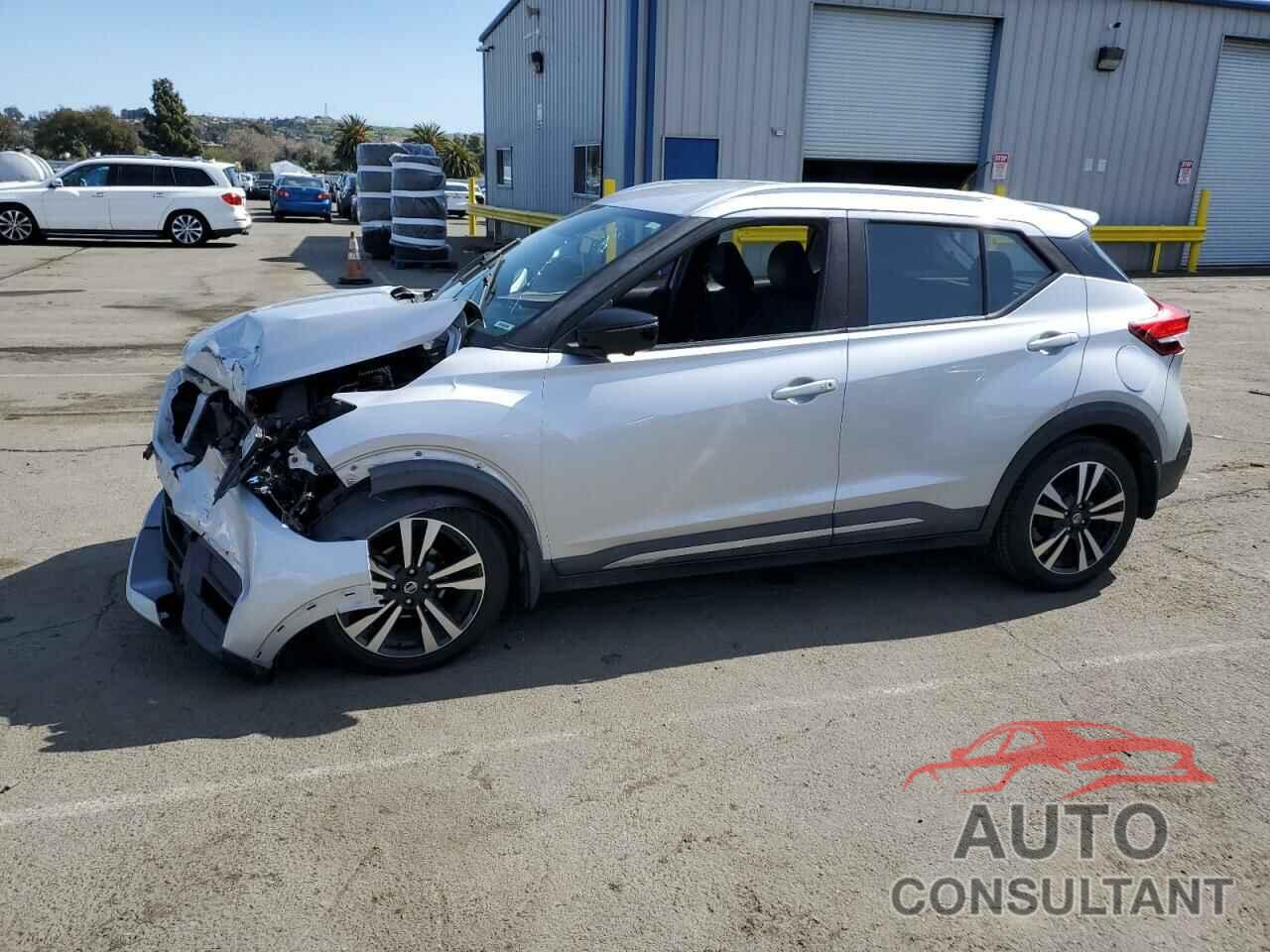 NISSAN KICKS 2018 - 3N1CP5CU8JL515923