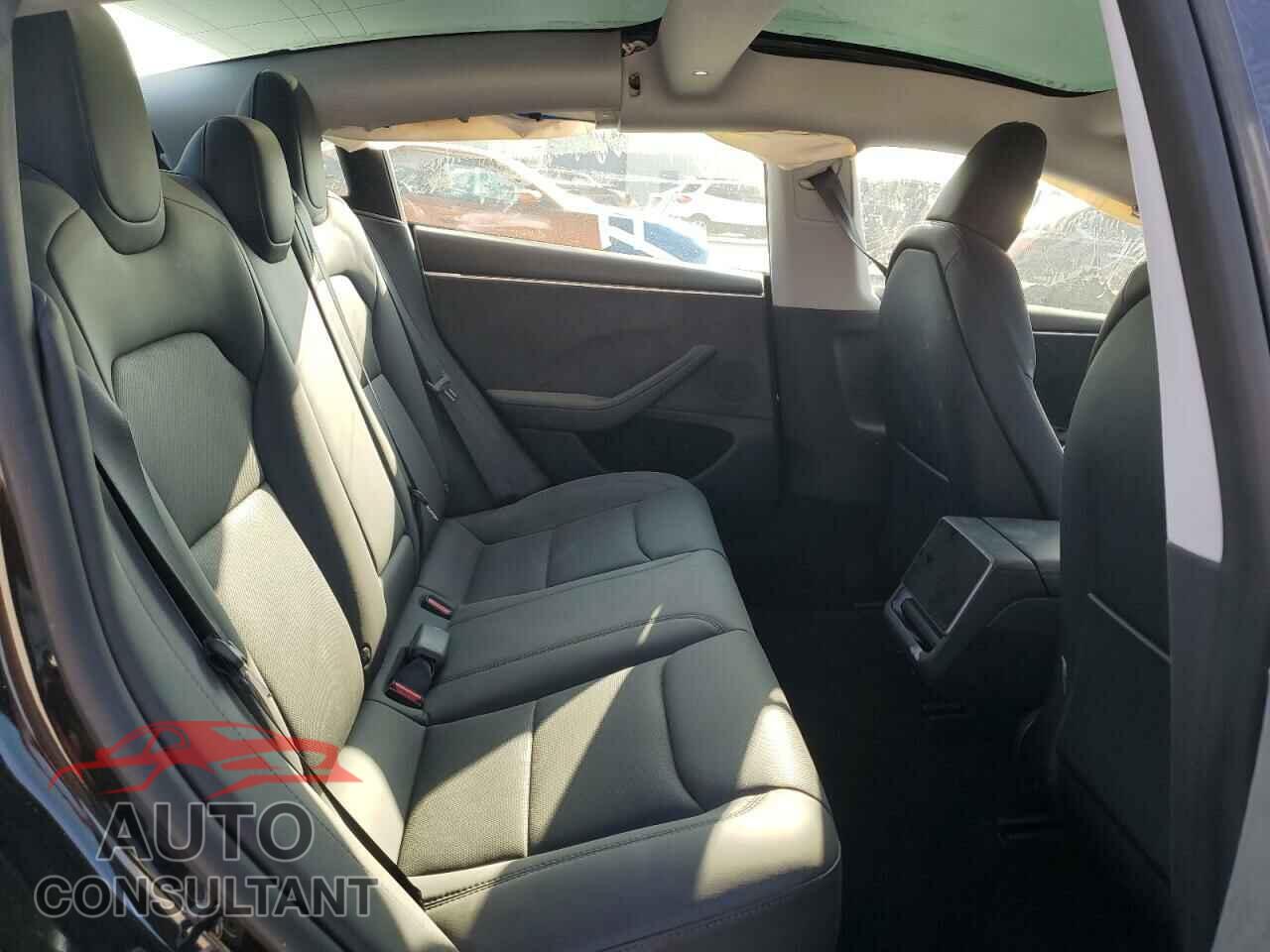 TESLA MODEL 3 2024 - 5YJ3E1EB3RF766303