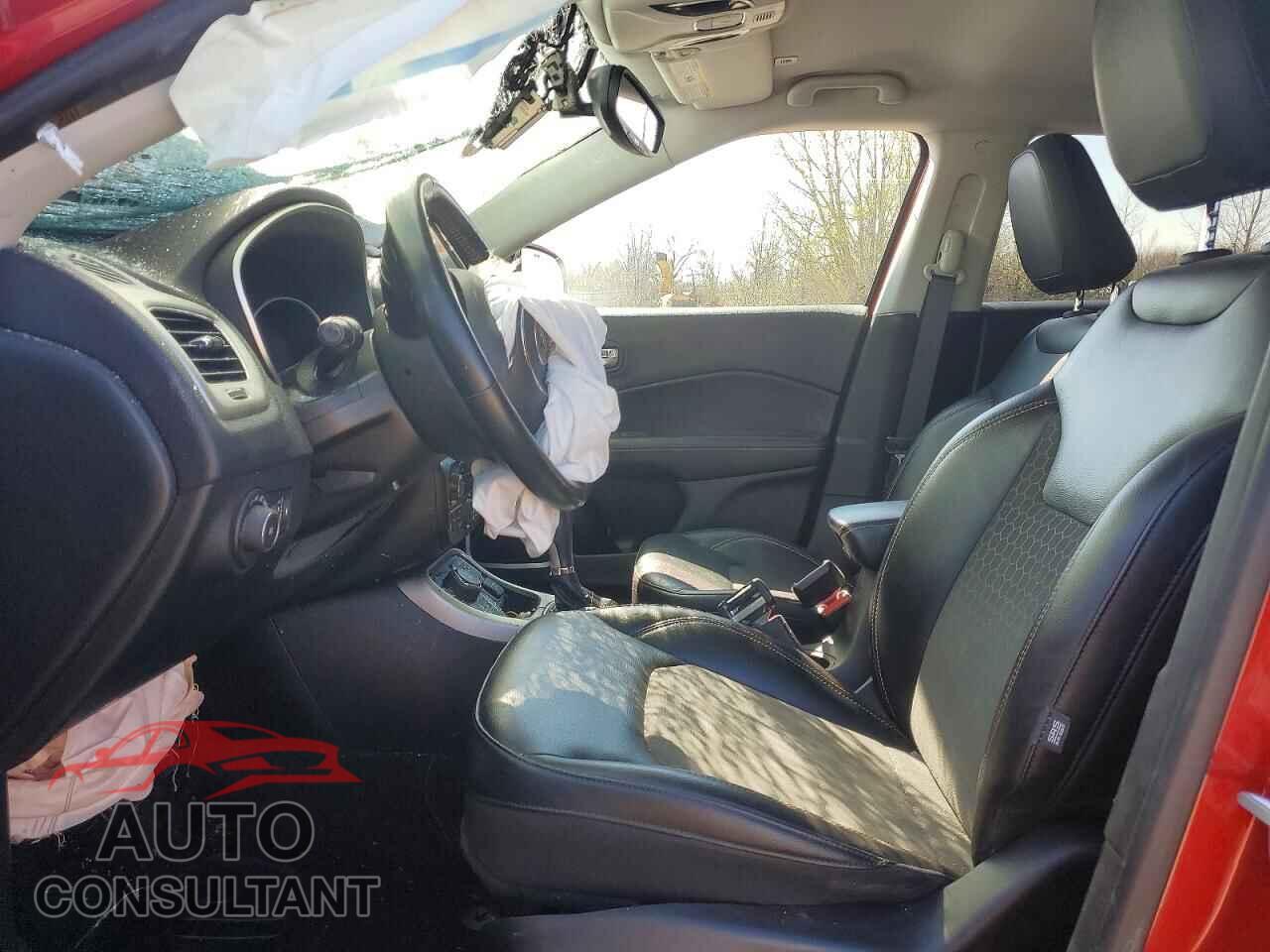 JEEP COMPASS 2018 - 3C4NJDBB6JT201785