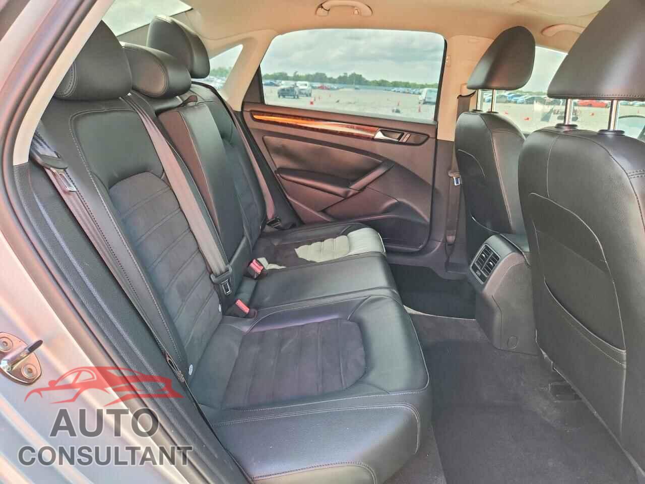 VOLKSWAGEN PASSAT 2013 - 1VWCH7A39DC039713
