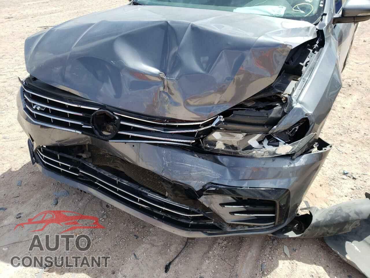VOLKSWAGEN PASSAT 2017 - 1VWDT7A30HC003630