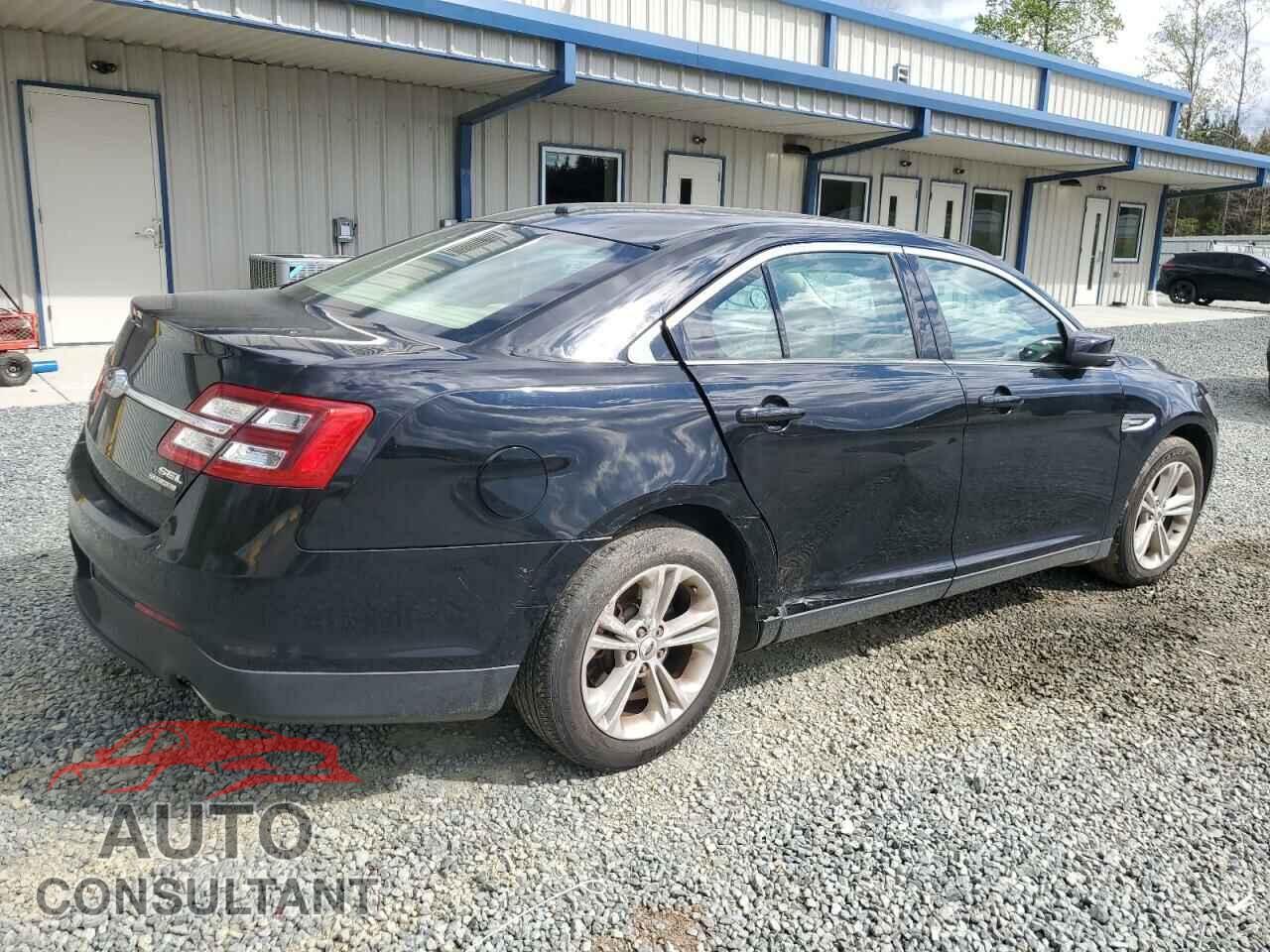 FORD TAURUS 2018 - 1FAHP2E87JG122832