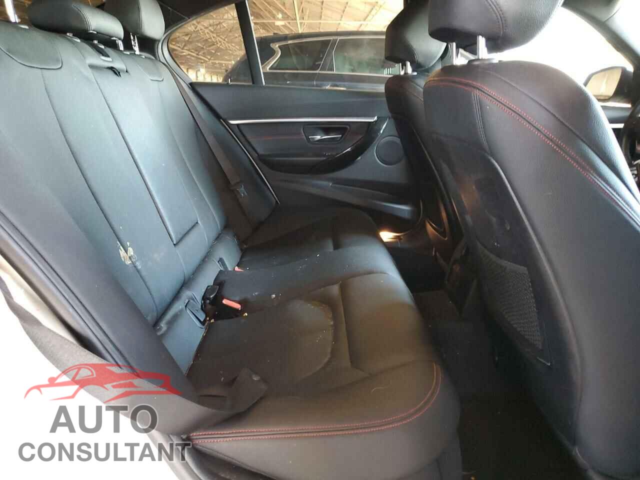 BMW 3 SERIES 2017 - WBA8E1C37HA029045