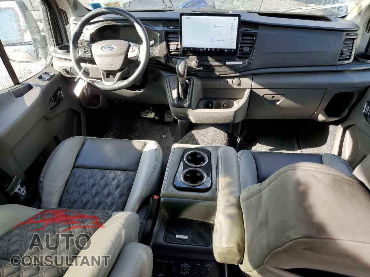 FORD TRANSIT 2023 - 1FTYE2YG1PKA84538