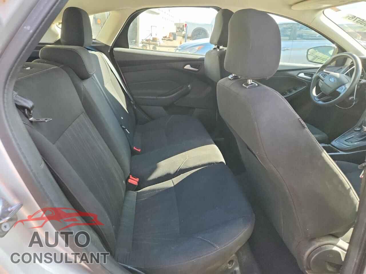 FORD FOCUS 2016 - 1FADP3K22GL387565