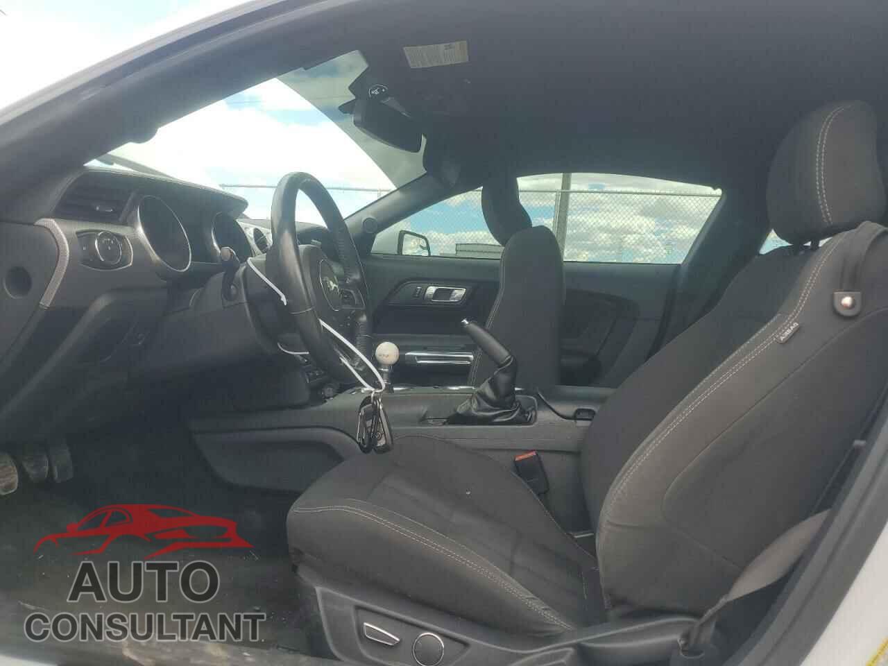 FORD MUSTANG 2018 - 1FA6P8CF6J5129018