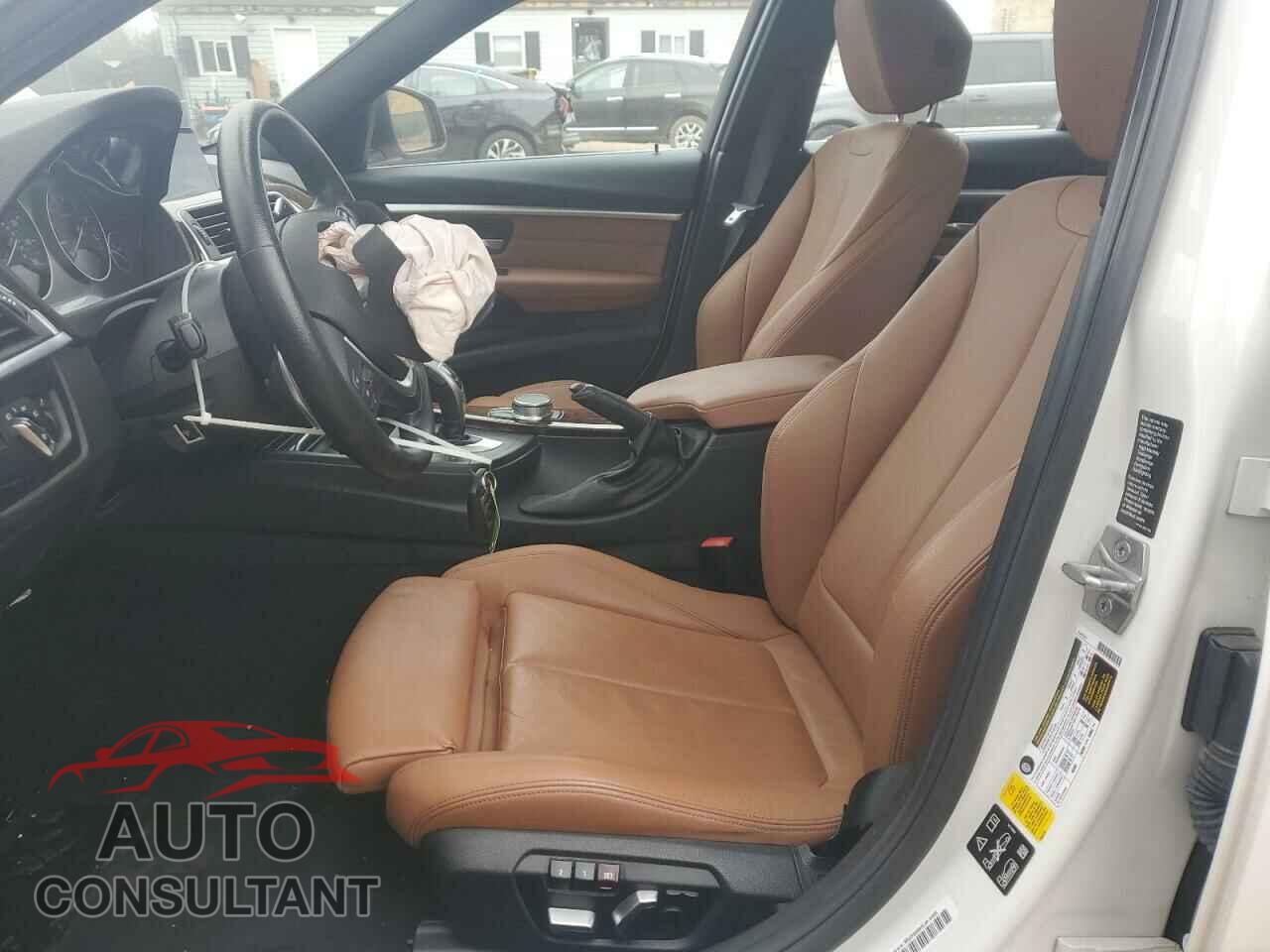 BMW 3 SERIES 2017 - WBA8D9C33HA004452