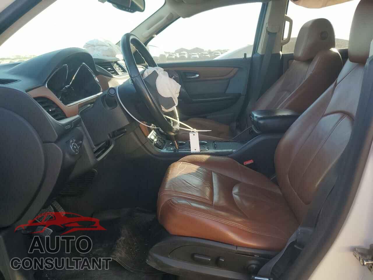 CHEVROLET TRAVERSE 2015 - 1GNKRHKD4FJ122500