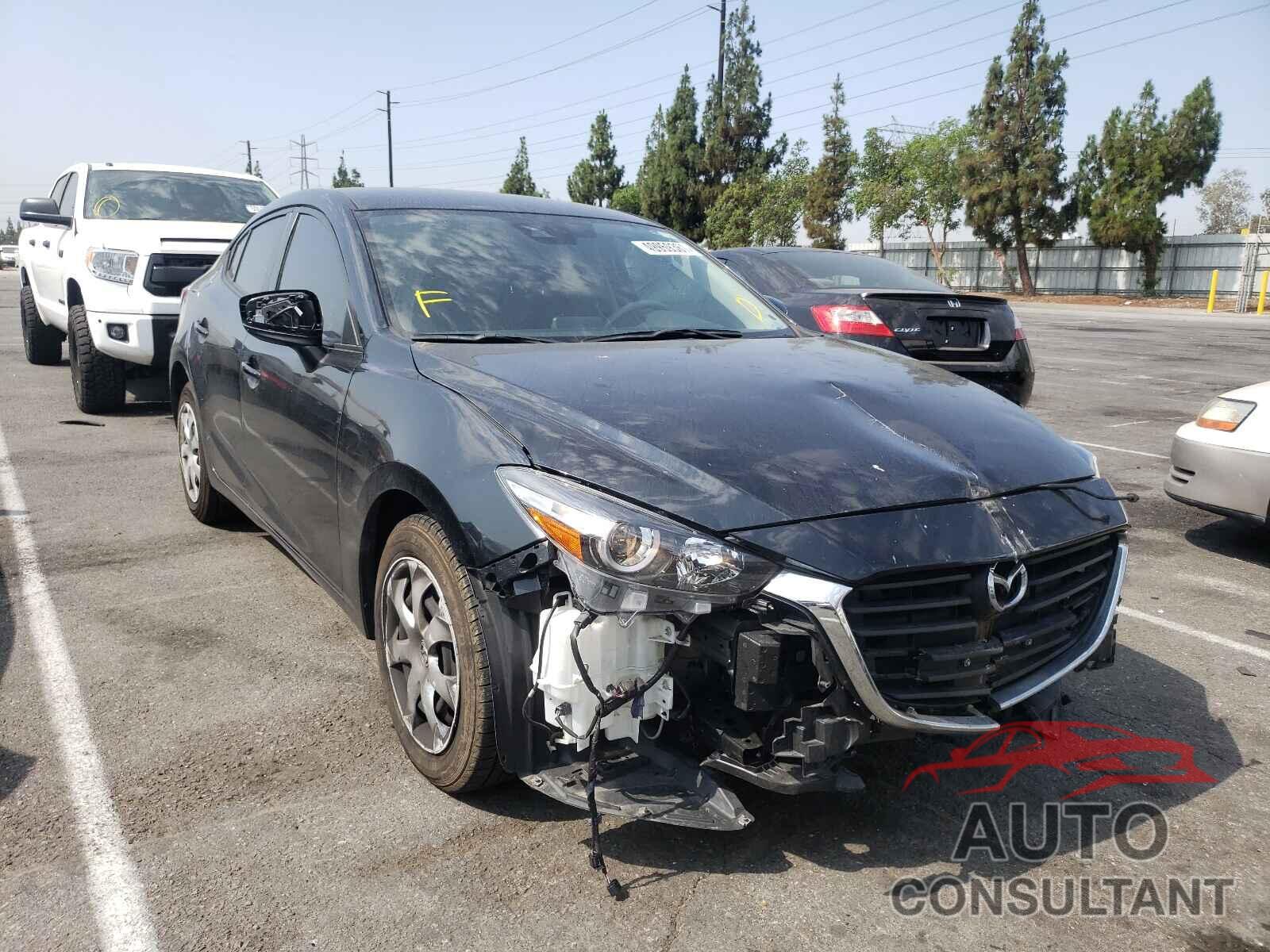 MAZDA 3 2018 - 3MZBN1U74JM215044