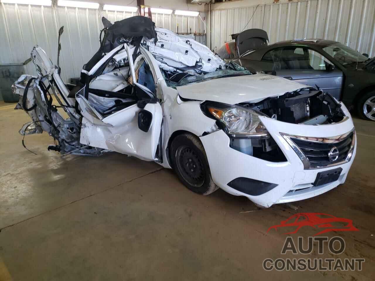 NISSAN VERSA 2018 - 3N1CN7AP4JL882414