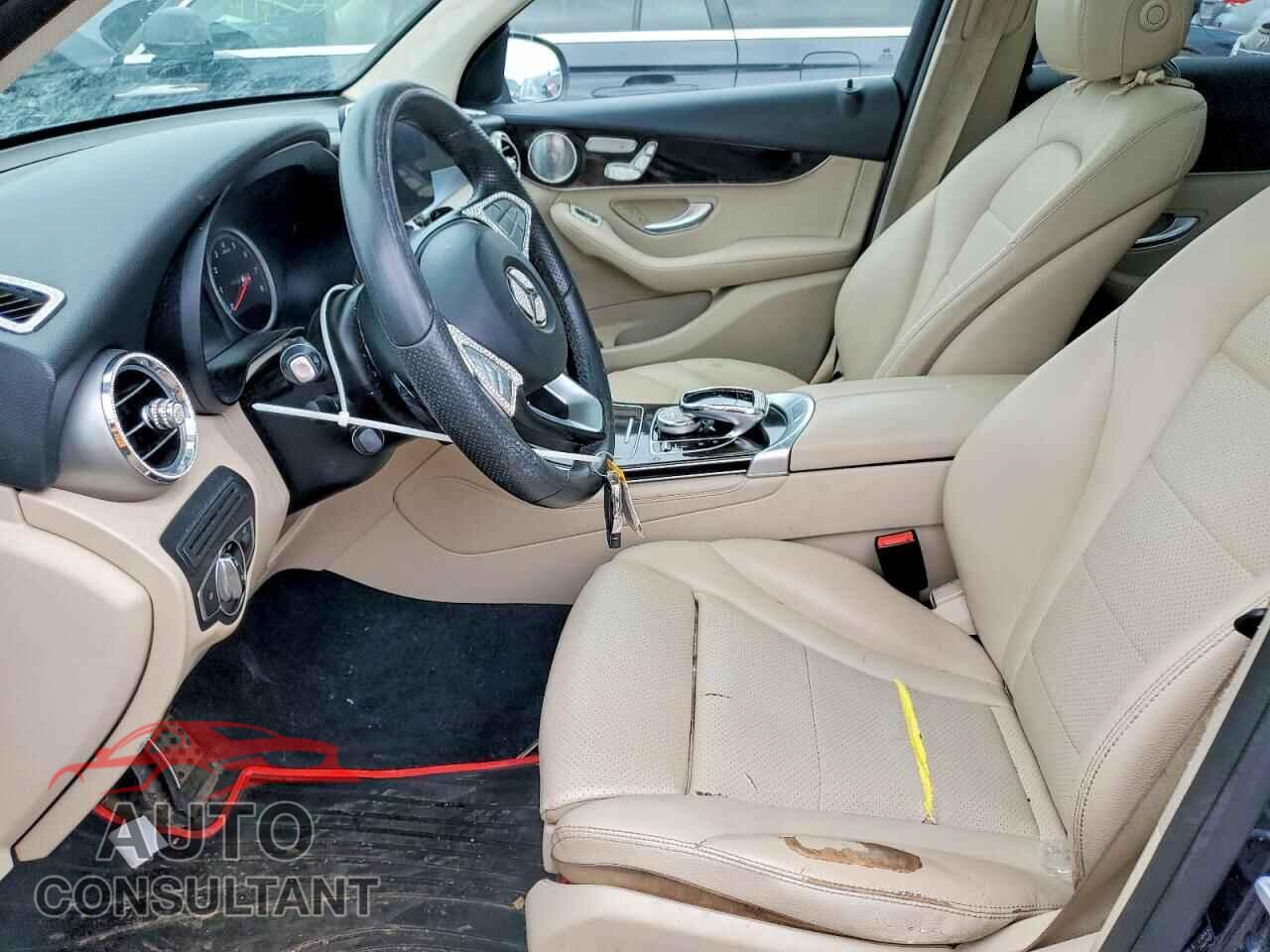 MERCEDES-BENZ GLC-CLASS 2016 - WDC0G4KB2GF052524