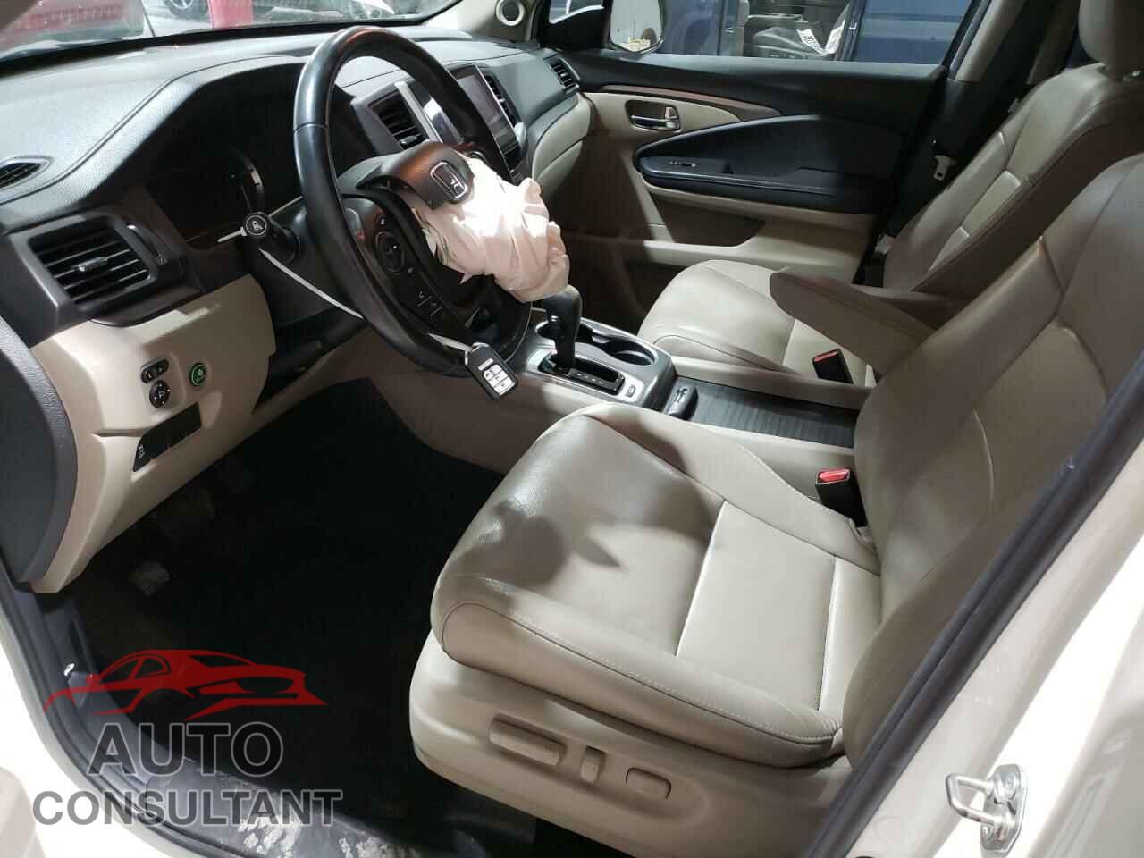 HONDA PILOT 2017 - 5FNYF6H51HB098571