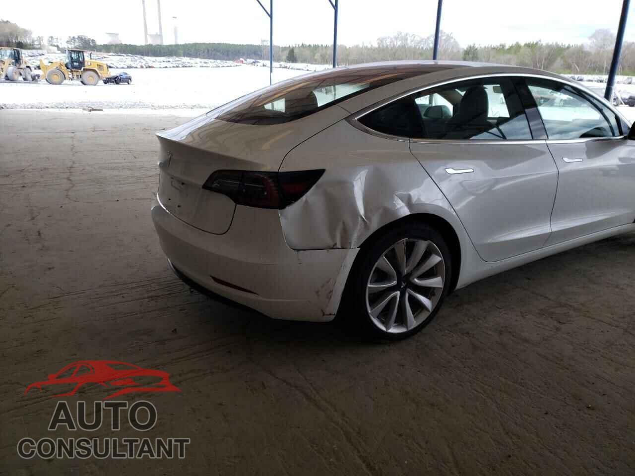 TESLA MODEL 3 2018 - 5YJ3E1EA8JF038827