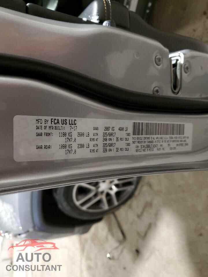 JEEP COMPASS 2018 - 3C4NJDBB8JT103471