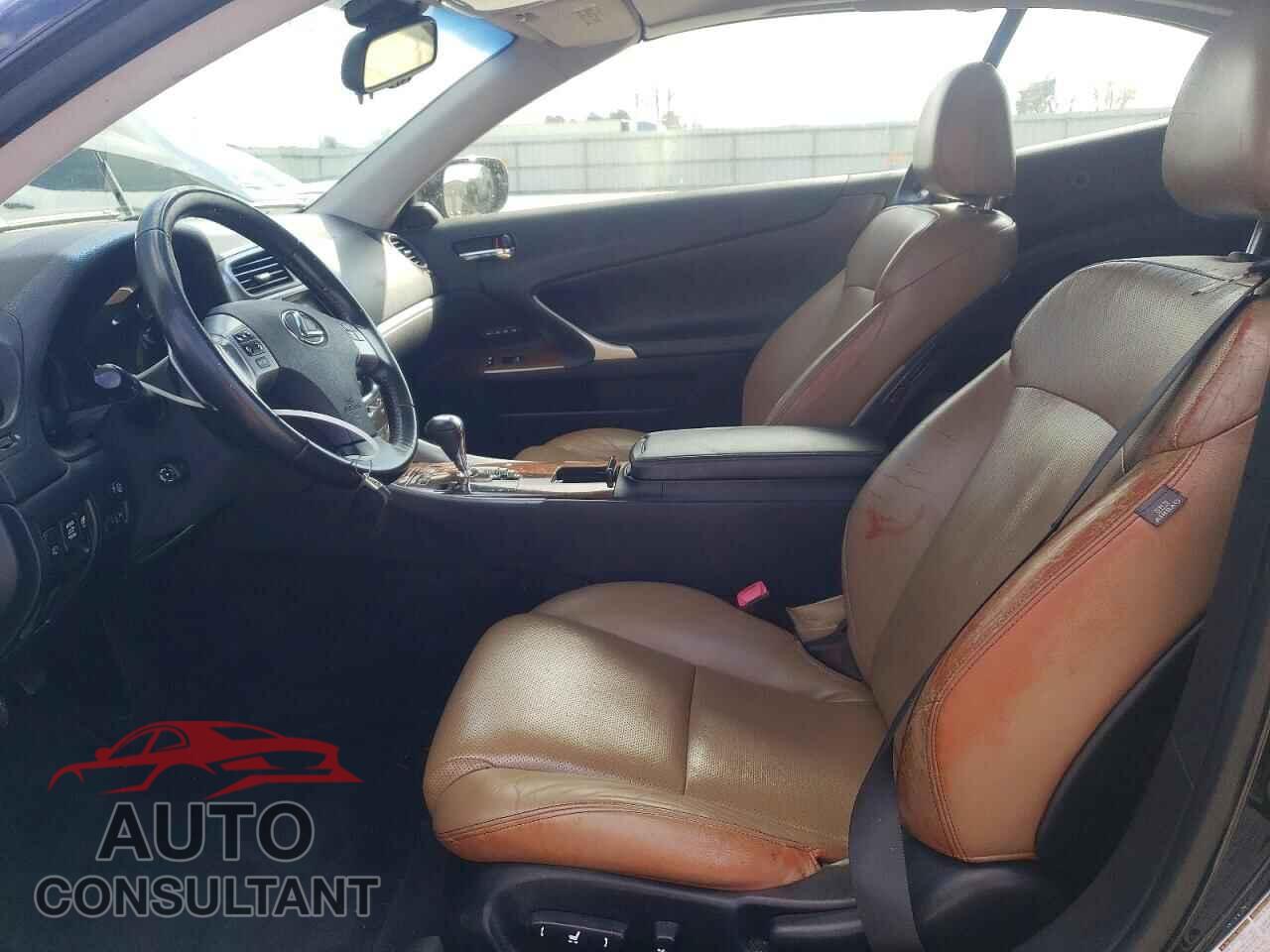 LEXUS IS 2011 - JTHFF2C2XB2521184