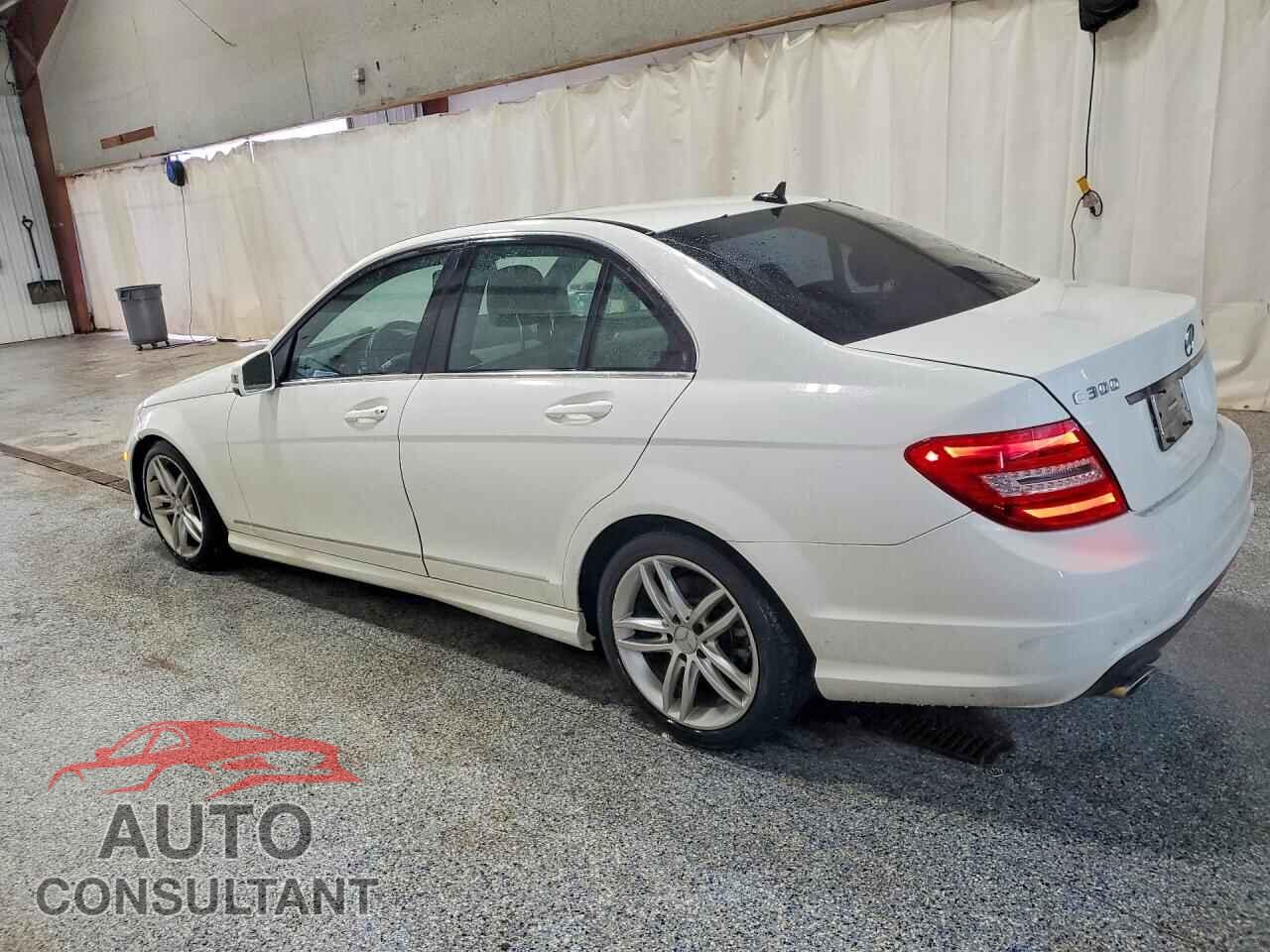 MERCEDES-BENZ C-CLASS 2013 - WDDGF8AB7DR282852