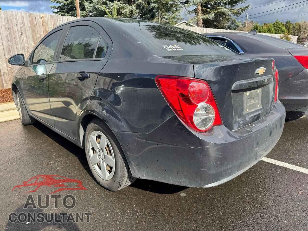 CHEVROLET SONIC 2014 - 1G1JB5SG8E4149366