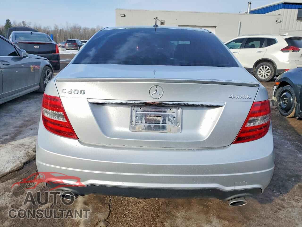 MERCEDES-BENZ C-CLASS 2013 - WDDGF8AB8DG119512