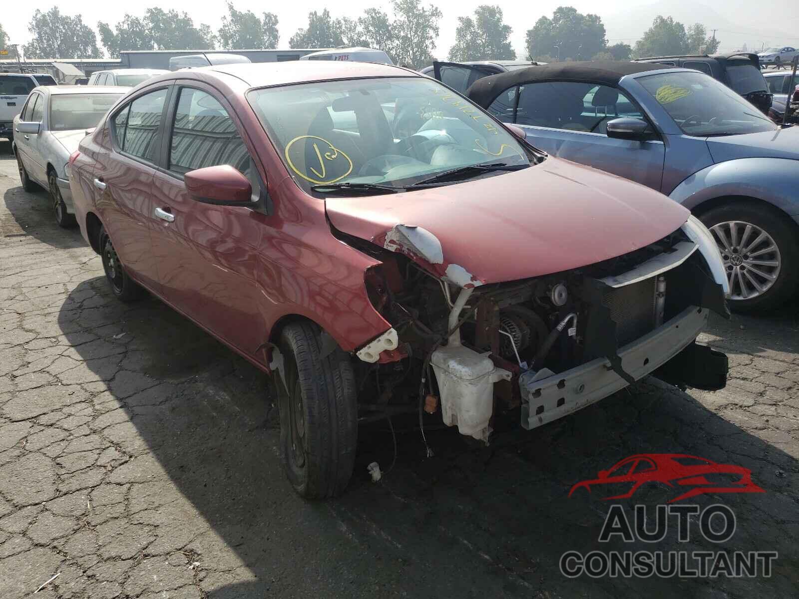 NISSAN VERSA 2017 - 3N1CN7AP0HL815612