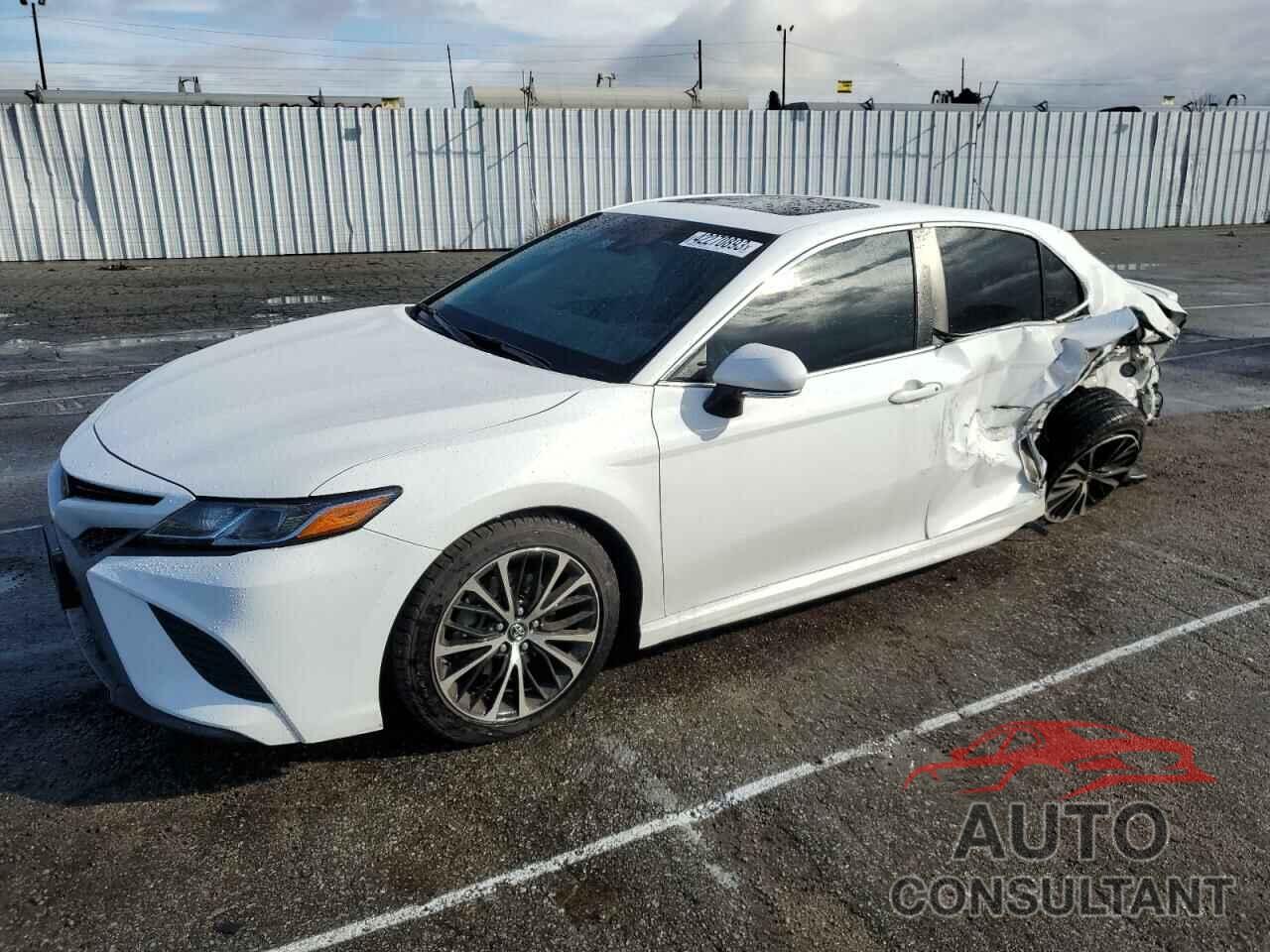 TOYOTA CAMRY 2018 - 4T1B11HK6JU099771