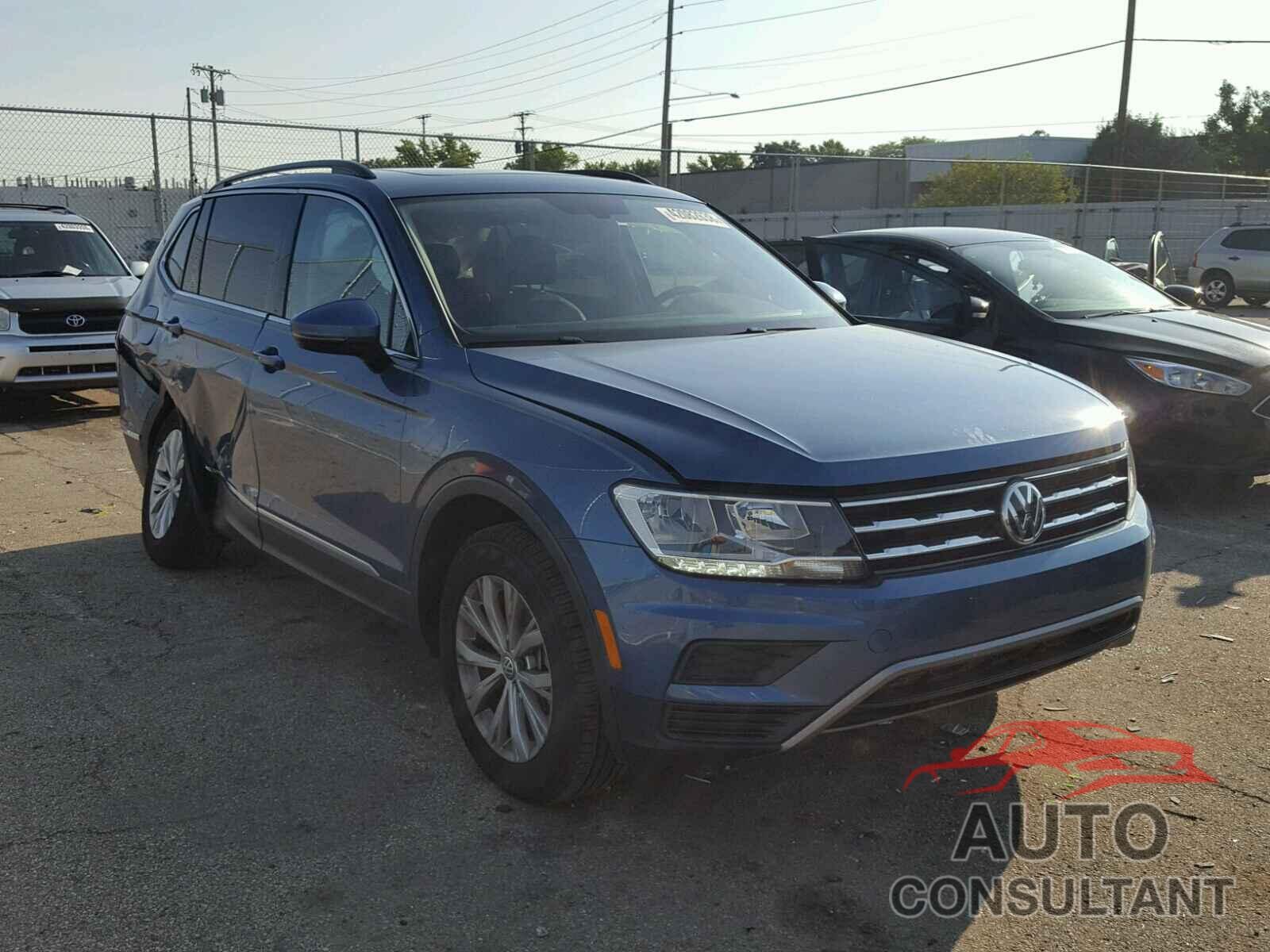 VOLKSWAGEN TIGUAN SE 2018 - 3VV3B7AX3JM075996