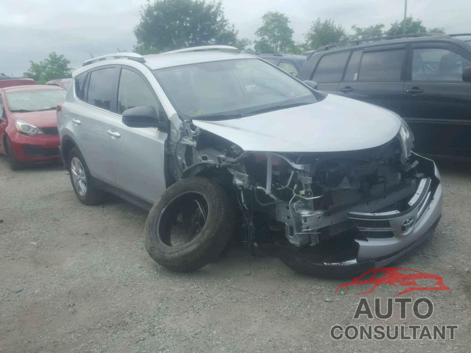 TOYOTA RAV4 LE 2015 - JTMZFREV5FJ055867