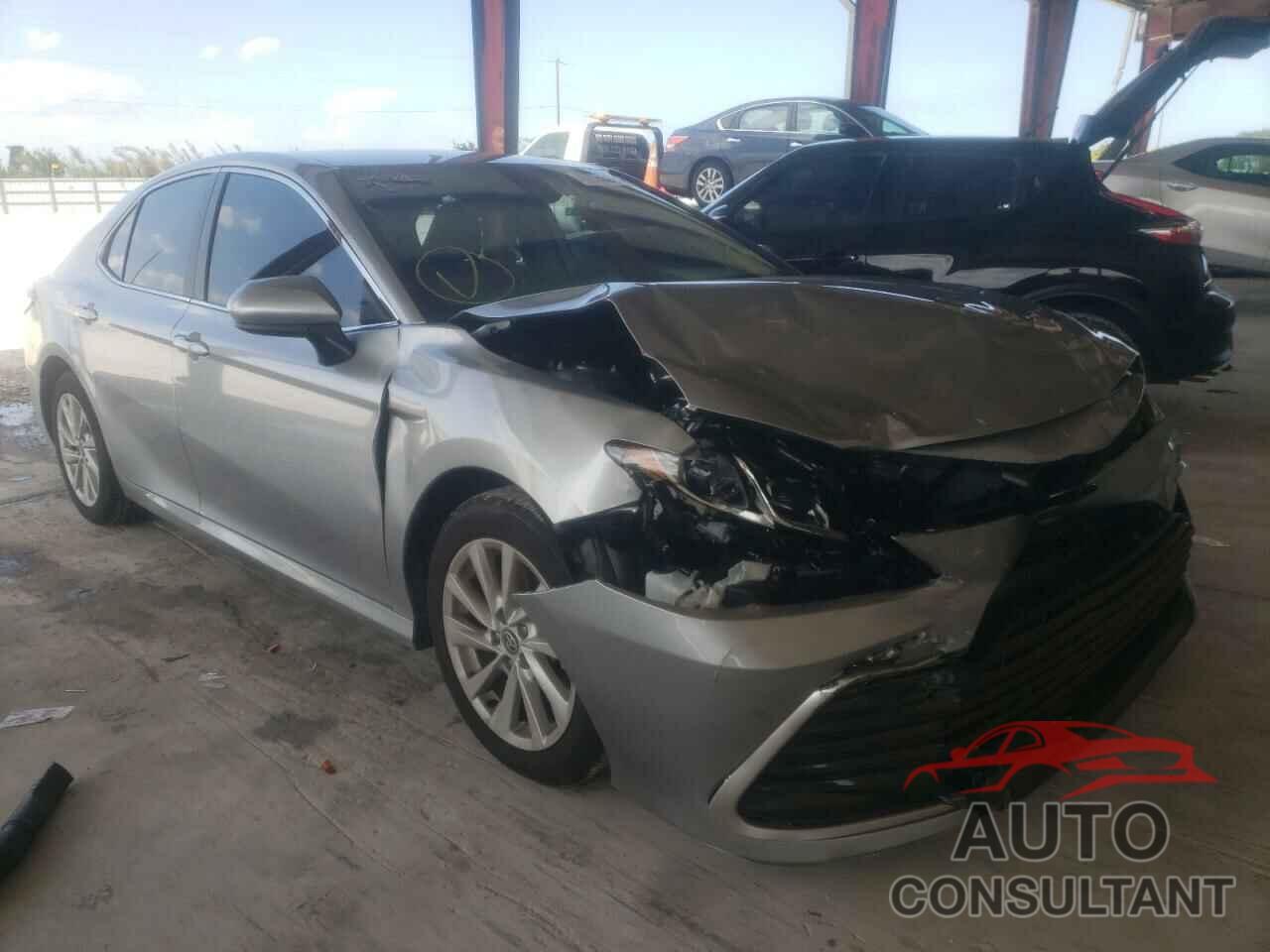 TOYOTA CAMRY 2022 - 4T1C11AK2NU618268