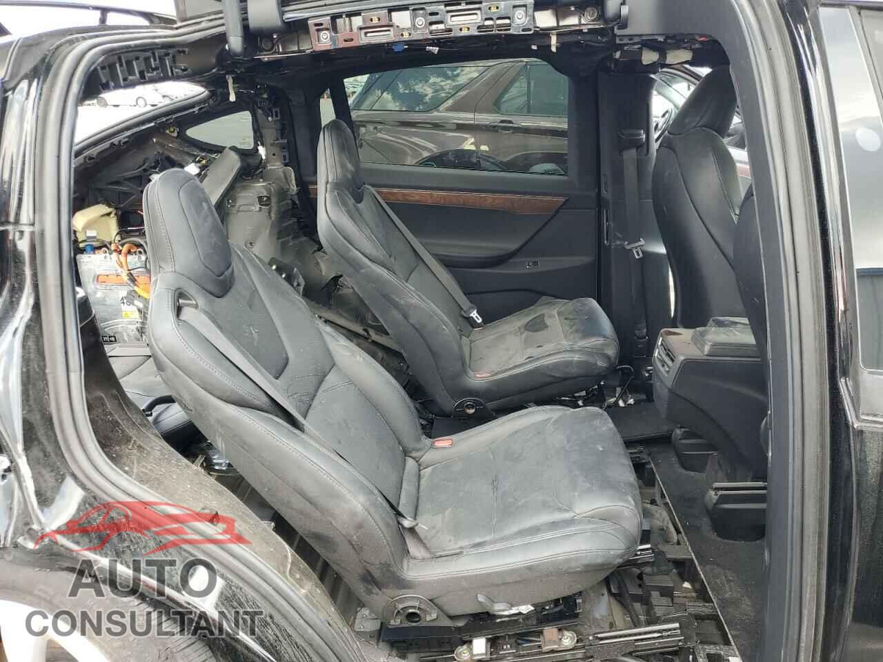 TESLA MODEL X 2021 - 5YJXCBE2XMF324558