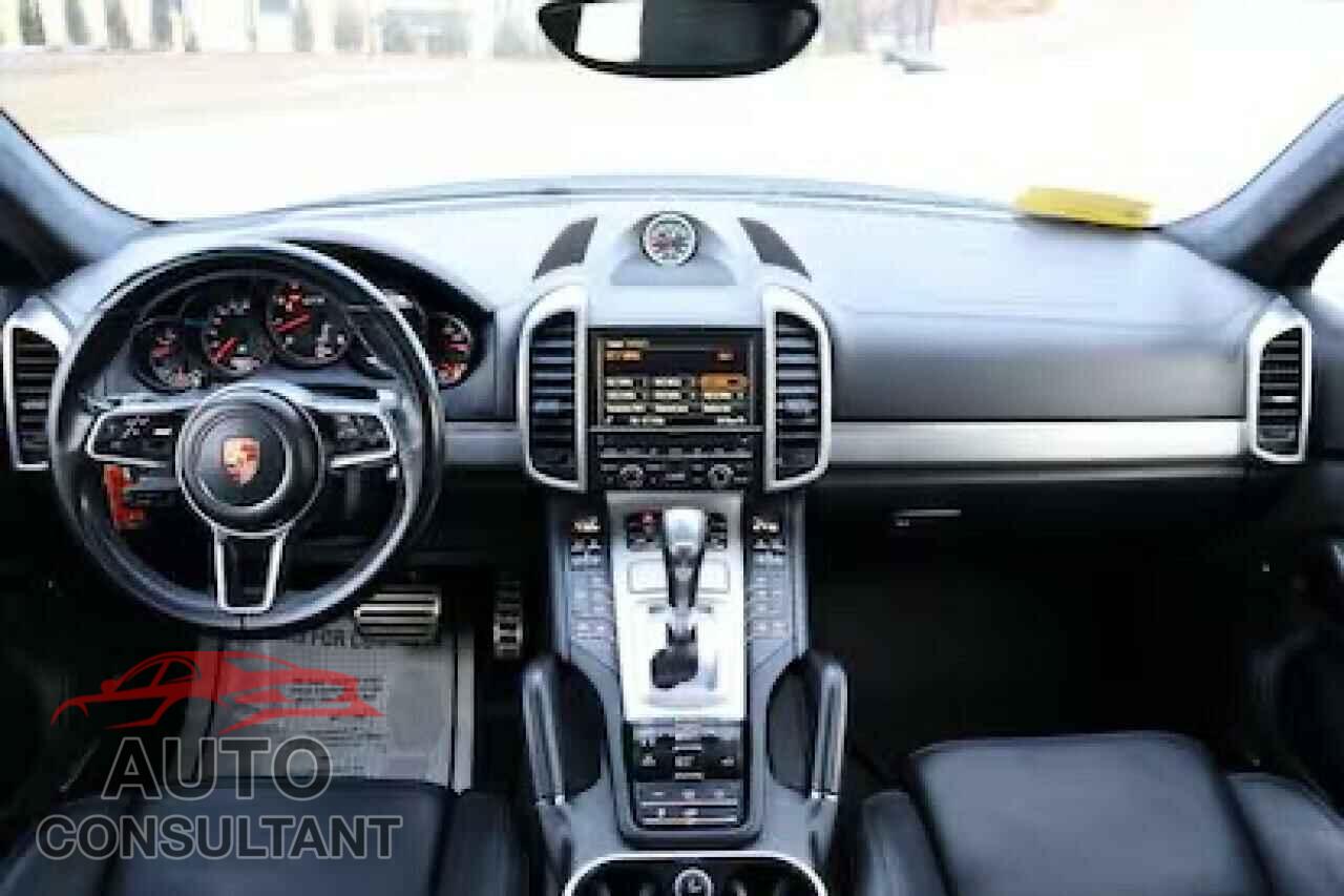 PORSCHE CAYENNE 2016 - WP1AD2A24GLA75845