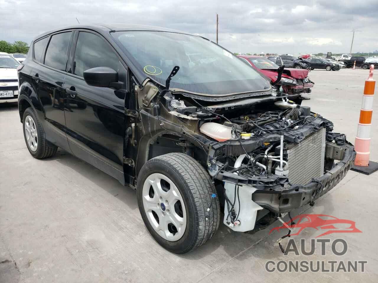 FORD ESCAPE 2018 - 1FMCU0F70JUA50456