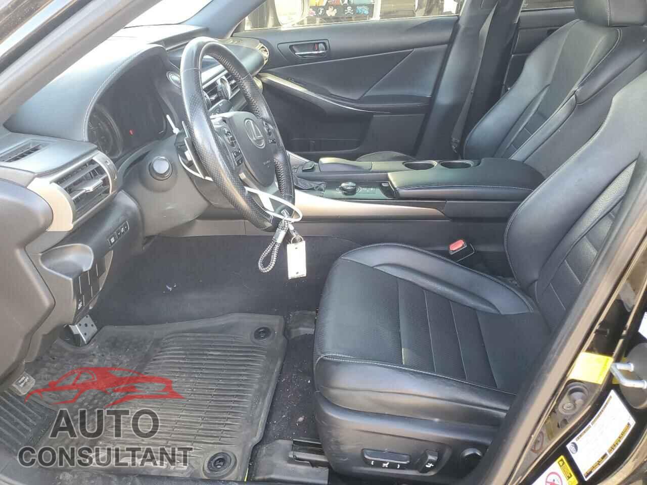 LEXUS IS 2014 - JTHBF1D20E5031556