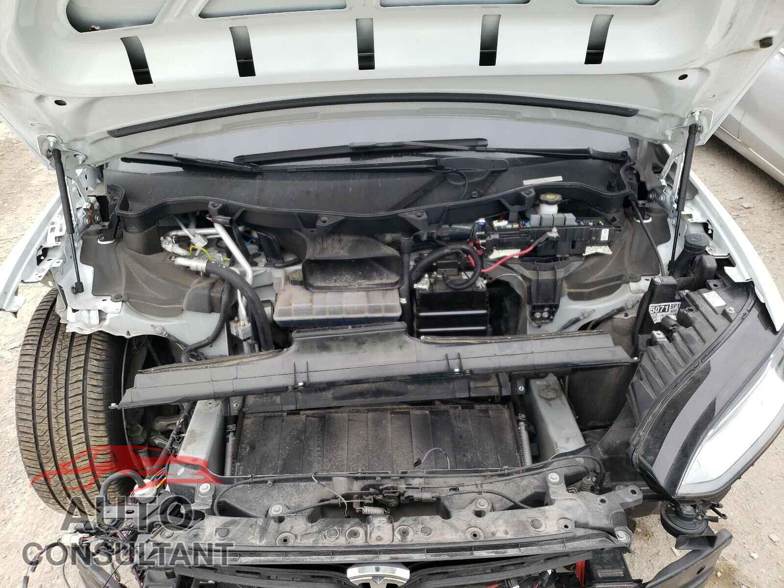 TESLA MODEL X 2018 - 5YJXCAE27JF103182