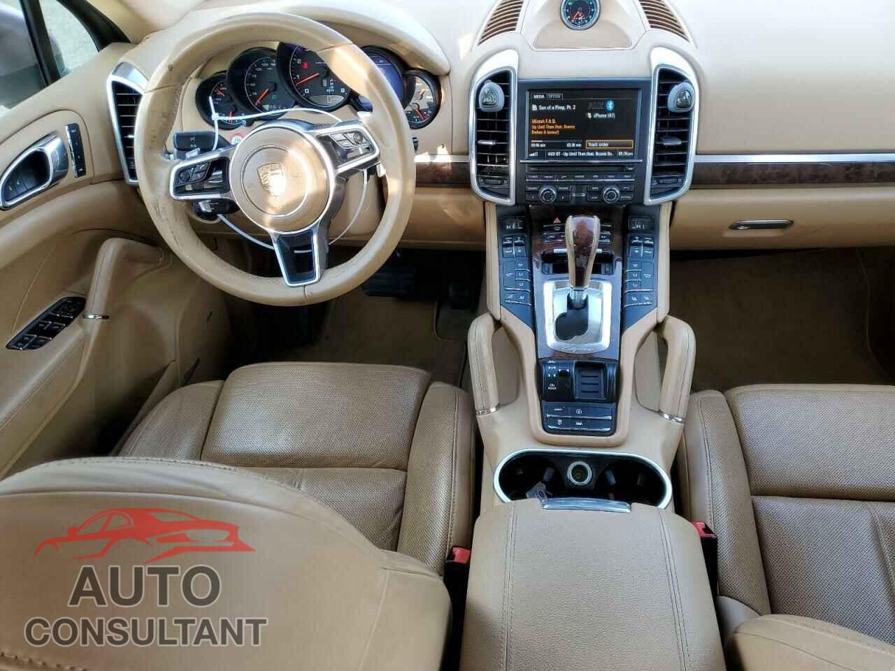 PORSCHE CAYENNE 2016 - WP1AA2A25GLA04873