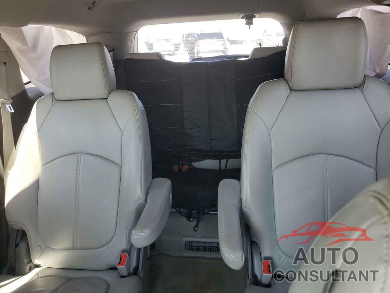 CHEVROLET TRAVERSE 2017 - 1GNKRHKD2HJ332127