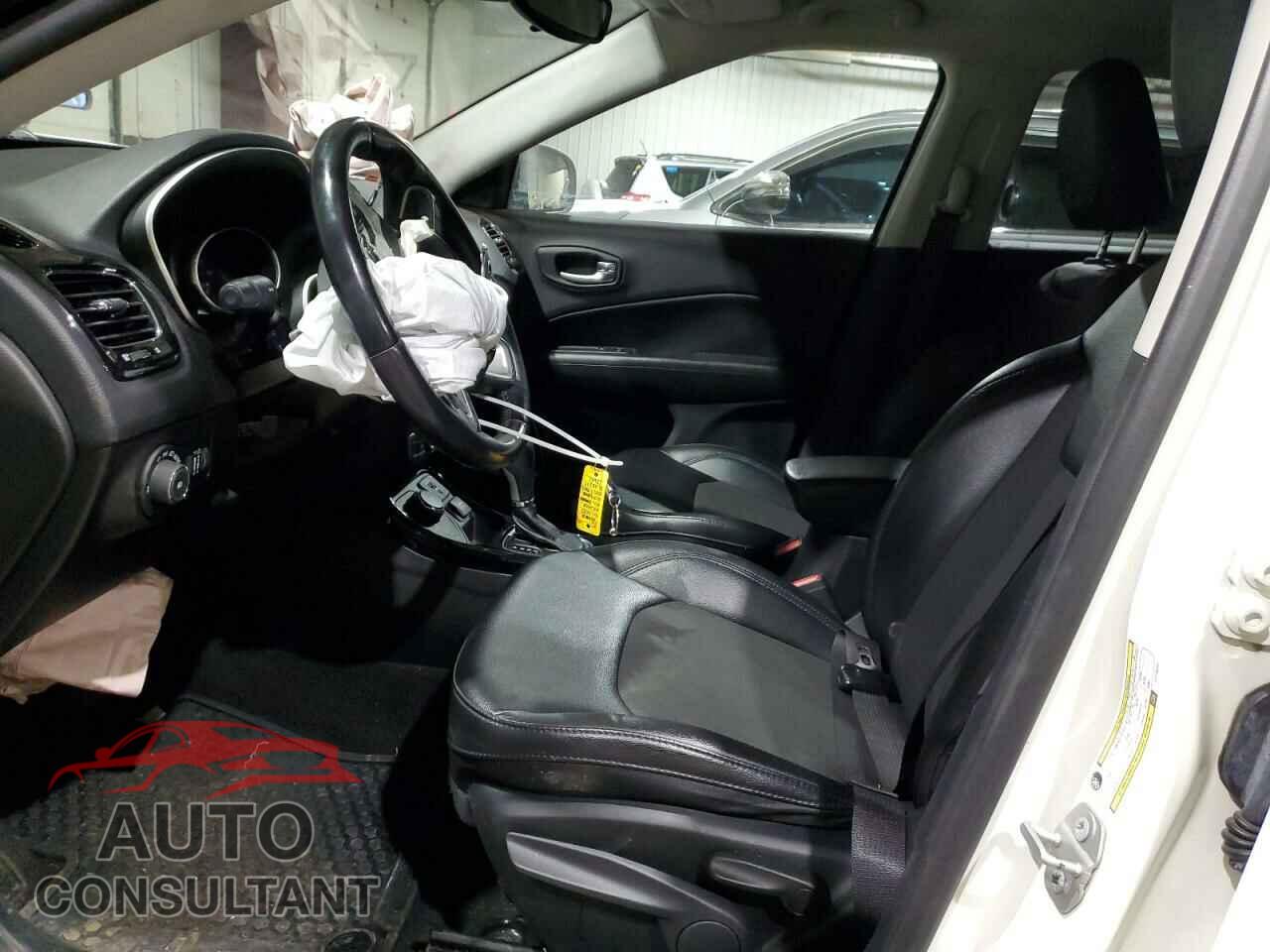 JEEP COMPASS 2020 - 3C4NJDBB4LT115247