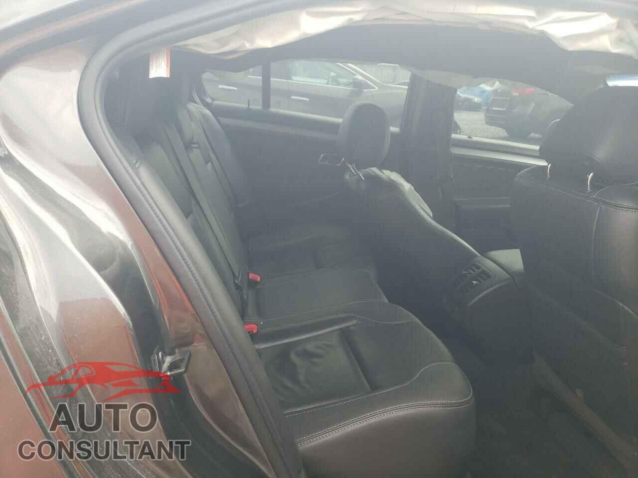 FORD TAURUS 2019 - 1FAHP2E85KG106517