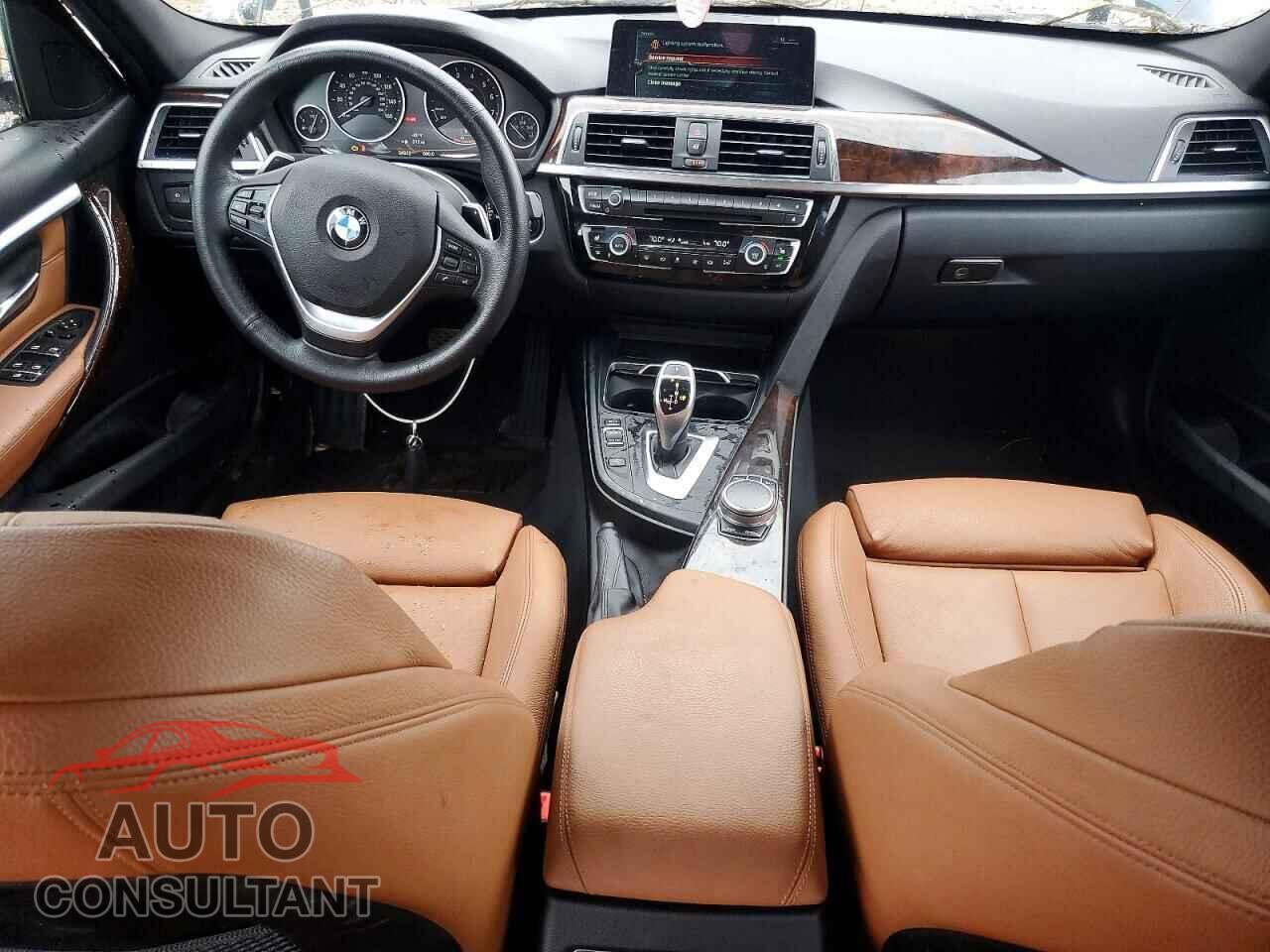 BMW 3 SERIES 2017 - WBA8D9C30HA011102