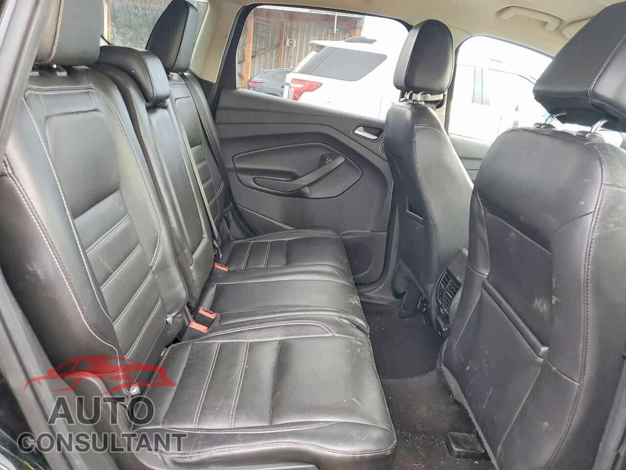 FORD ESCAPE 2017 - 1FMCU9JD1HUD14814