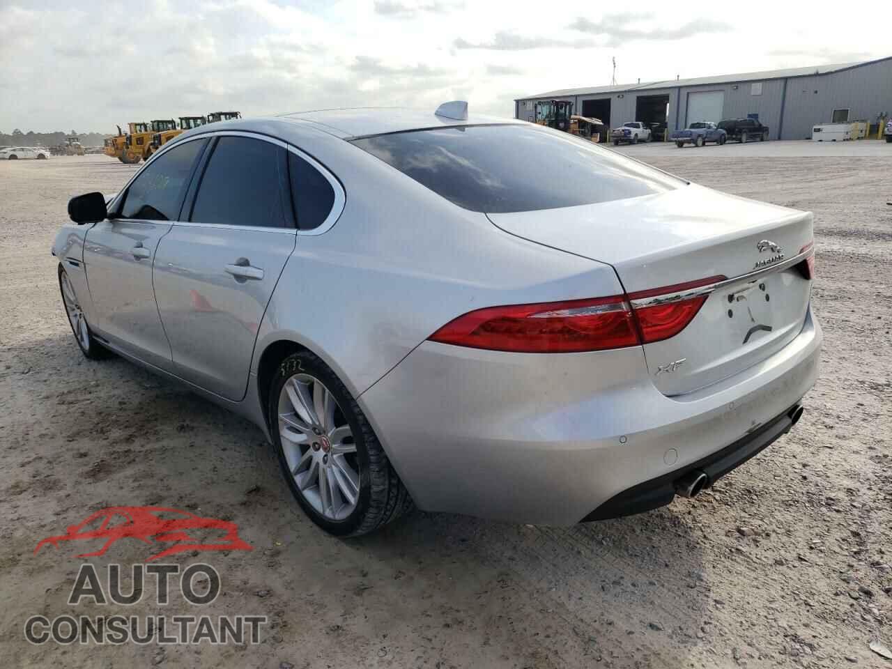 JAGUAR XF 2017 - SAJBE4BV8HCY34457