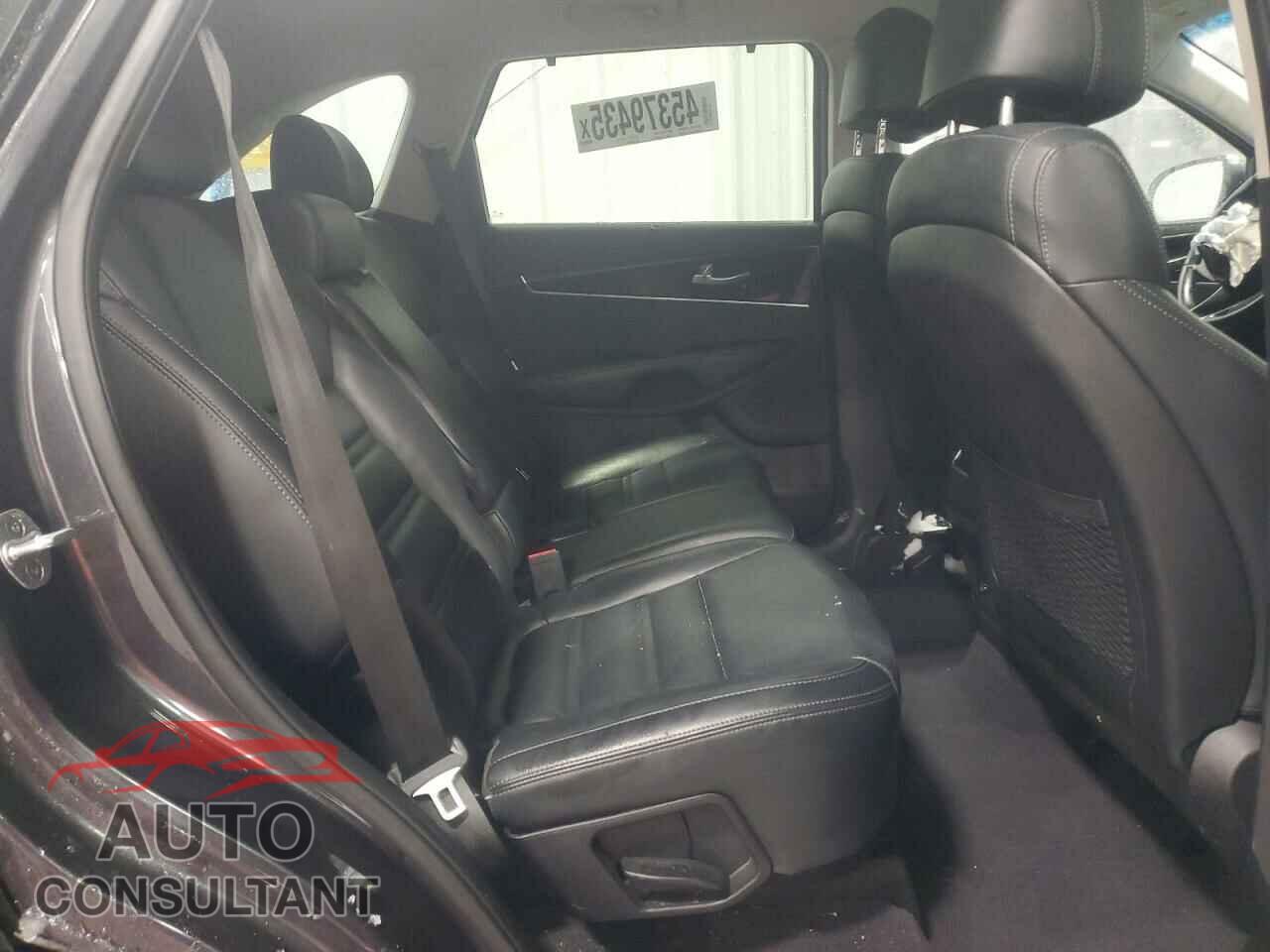 KIA SORENTO 2017 - 5XYPHDA51HG324282
